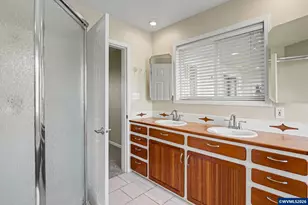 2415 SW Oakwood Dr, Dallas, OR 97338 - Photo 20