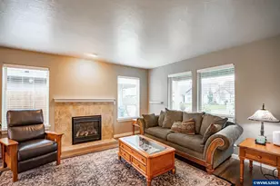 361 W Jadon Dr, Lebanon, OR 97355 - Photo 4