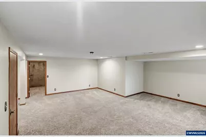 3586 Cherokee Dr S, Salem, OR 97302 - Photo 40