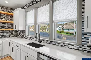 1375 Titan Dr NW, Salem, OR 97304 - Photo 12