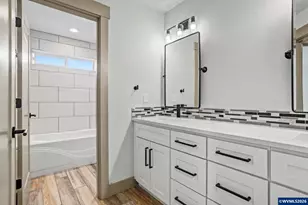 1375 Titan Dr NW, Salem, OR 97304 - Photo 32