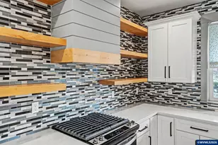 1375 Titan Dr NW, Salem, OR 97304 - Photo 10