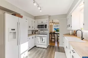 1895 20th St NE, Salem, OR 97301 - Photo 18