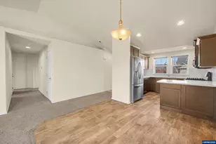 578 SE Lines St, Dallas, OR 97338 - Photo 4