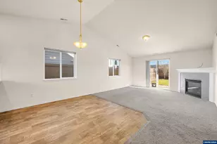 578 SE Lines St, Dallas, OR 97338 - Photo 10