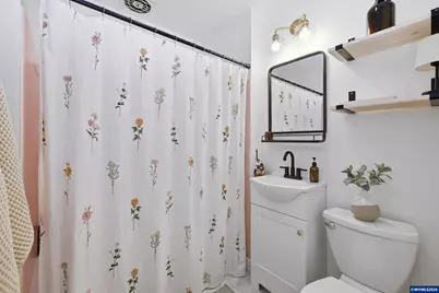 241 NE Azalea Dr, Corvallis, OR 97330 - Photo 26