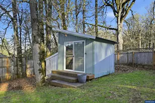 241 NE Azalea Dr, Corvallis, OR 97330 - Photo 28