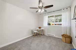 241 NE Azalea Dr, Corvallis, OR 97330 - Photo 24