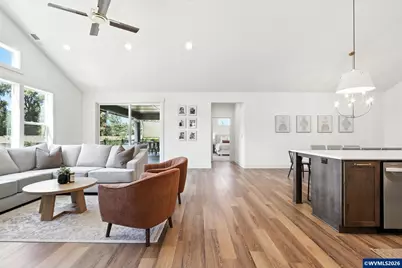 2049 SE Arrowwood Av, Dallas, OR 97338 - Photo 6