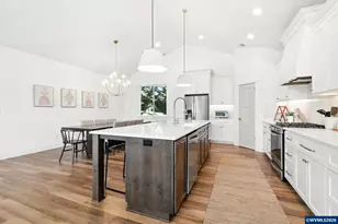 2049 SE Arrowwood Ave, Dallas, OR 97338 - Photo 14