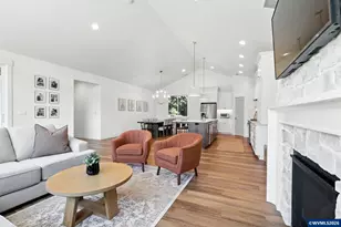 2049 SE Arrowwood Ave, Dallas, OR 97338 - Photo 10