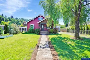 318 Koons St, Silverton, OR 97381 - Photo 2