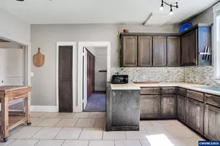 318 Koons St, Silverton, OR 97381 - Photo 16