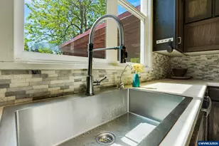 318 Koons St, Silverton, OR 97381 - Photo 14