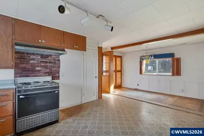 39388 River Dr, Lebanon, OR 97355 - Photo 16