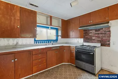 39388 River Dr, Lebanon, OR 97355 - Photo 18