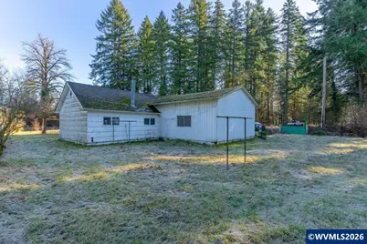 39388 River Dr, Lebanon, OR 97355 - Photo 8