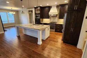 1627 Watson Butte Ave SE, Salem, OR 97306 - Photo 10