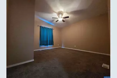 905 Mountain View Dr, Sweet Home, OR 97386 - Photo 16