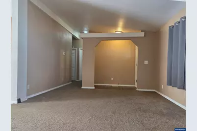 905 Mountain View Dr, Sweet Home, OR 97386 - Photo 10