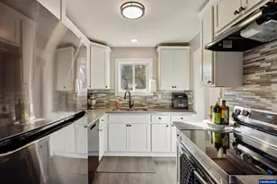 550 Madrona Ave S, Salem, OR 97302 - Photo 8