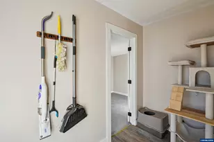 550 Madrona Ave S, Salem, OR 97302 - Photo 18