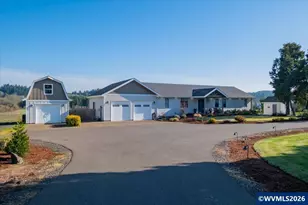 2020 SW Fairview Ave, Dallas, OR 97338 - Photo 2