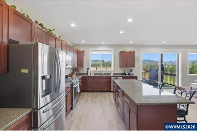 2020 SW Fairview Av, Dallas, OR 97338 - Photo 14