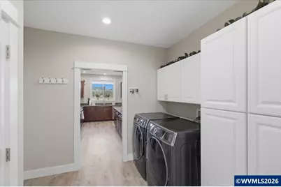 2020 SW Fairview Av, Dallas, OR 97338 - Photo 28