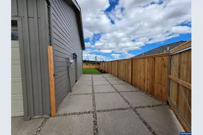 Model A Ballyntyne Rd, Salem, OR 97302 - Photo 4