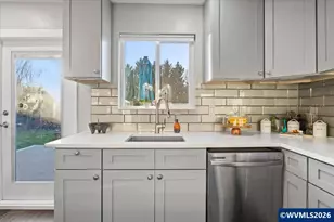 300 Charlotte St NE, Albany, OR 97322 - Photo 14