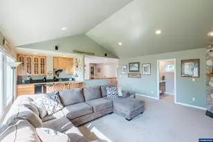 37676 Kathleen Ct, Lebanon, OR 97386 - Photo 18