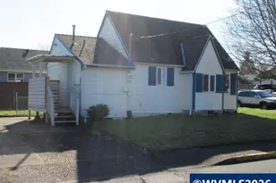 1308 SW 8th St, Dallas, OR 97338 - Photo 4