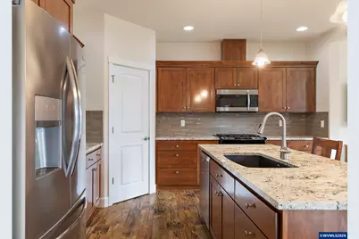 1663 SE Academy St, Dallas, OR 97338 - Photo 8