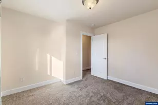 1663 SE Academy St, Dallas, OR 97338 - Photo 30