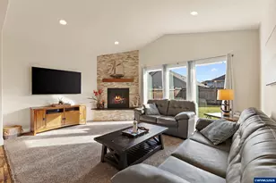 1663 SE Academy St, Dallas, OR 97338 - Photo 12