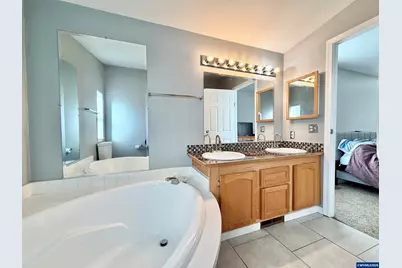 1863 Inland Wy, Springfield, OR 97477 - Photo 22