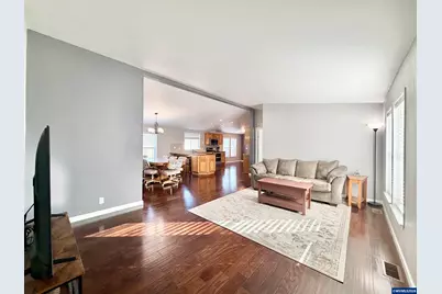 1863 Inland Wy, Springfield, OR 97477 - Photo 6