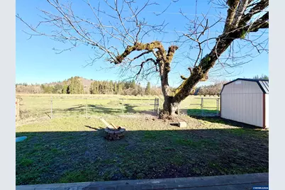 1863 Inland Wy, Springfield, OR 97477 - Photo 38