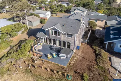 380 Pearl St, Lincoln Beach, OR 97388 - Photo 18