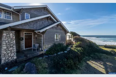 380 Pearl St, Lincoln Beach, OR 97388 - Photo 4