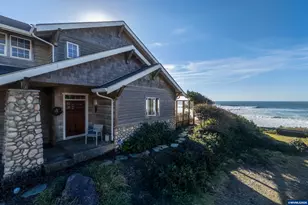 380 Pearl St, Lincoln Beach, OR 97388 - Photo 4