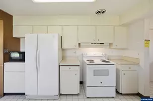 3373 Rawlins Ave NE, Salem, OR 97301 - Photo 22