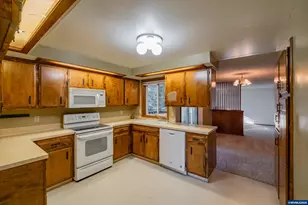 6555 McLeod Ln NE, Keizer, OR 97303 - Photo 8