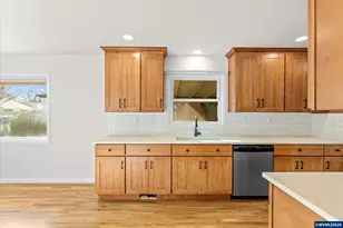 1093 Icel (A - B) Ct NE, Salem, OR 97301 - Photo 16