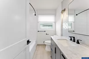 1093 Icel (A - B) Ct NE, Salem, OR 97301 - Photo 18