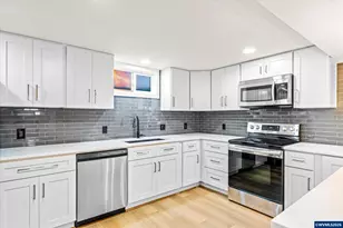 1093 Icel (A - B) Ct NE, Salem, OR 97301 - Photo 32