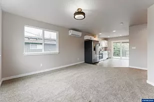 5373 Faith Ave NE, Salem, OR 97305 - Photo 2