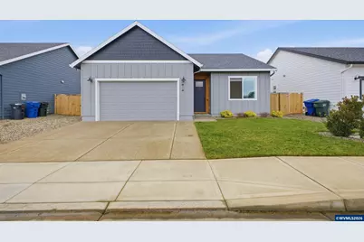 5424 49th Av NE, Salem, OR 97305 - Photo 1