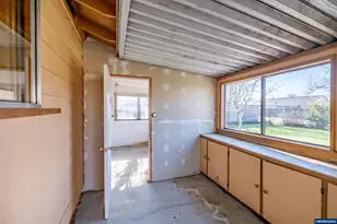 309 S Columbia Dr, Woodburn, OR 97071 - Photo 32